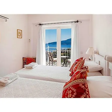 Sleeps 6 Pool Wifi