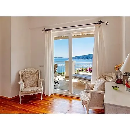 Βίλα Sleeps 6 Pool Wifi