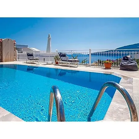 Sleeps 6 Pool Wifi Βίλα